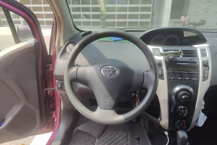 Used Toyota Yaris 2011 1.6E Automatic Charm Edition Steering Wheel