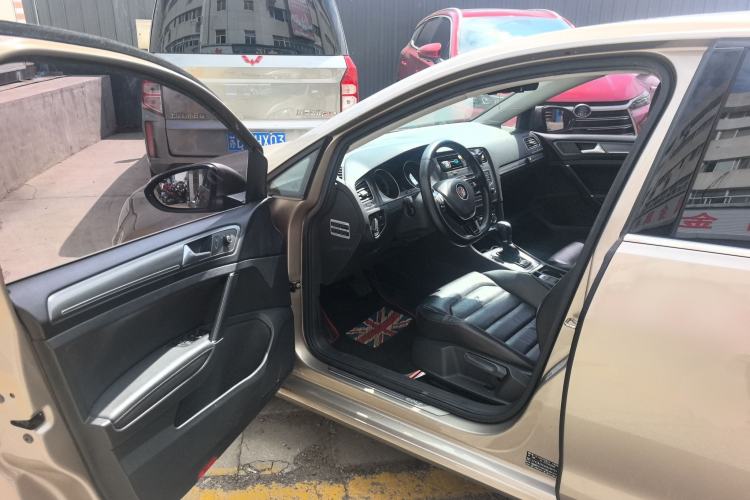 Used Volkswagen Golf 2016 230TSI Automatic Luxury Version Driver Seat