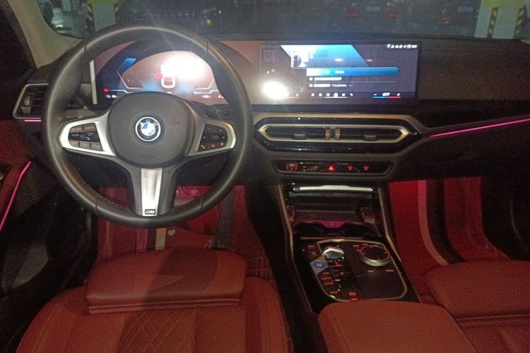 Used BMW i3 2024 eDrive 35 L Center Console