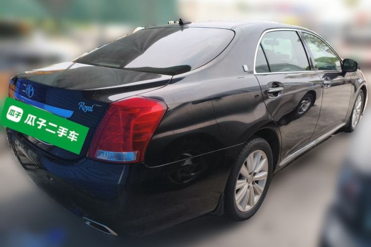 Used Toyota Crown 2011 2.5L Royal Special Edition with Leather and Sunroof Rear Right 45 Deg