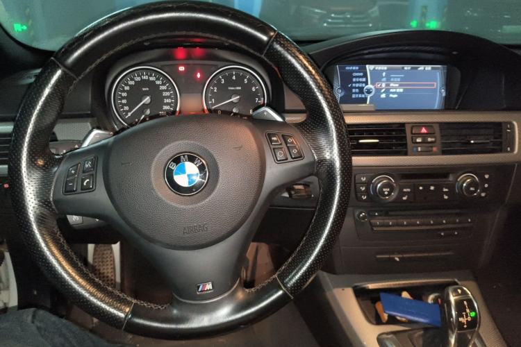 Used BMW 3 Series 2011 335i Convertible Coupe Center Console