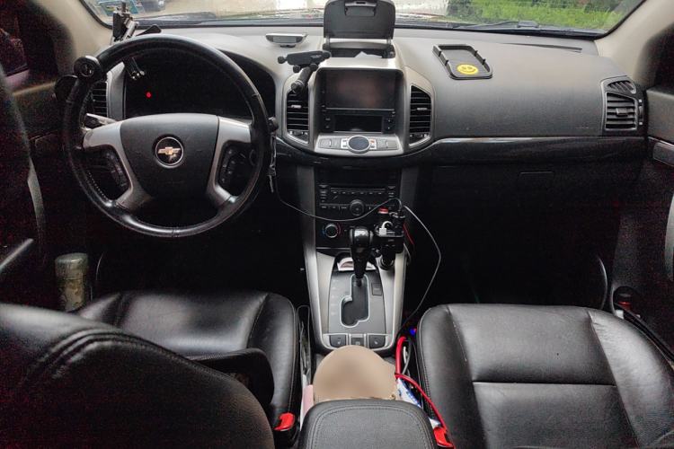 Used Chevrolet Captiva 2012 2.4L 4x4 Flagship Edition 7 Seats Center Console