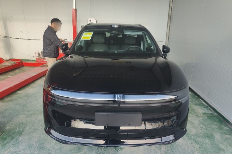 Used Zeekr 7X 2025 100 kWh Long-Range Rear-Wheel Drive with Intelligent Driving Features
