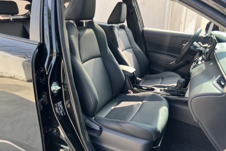 Used Toyota FRONTLANDER 2023 2.0L Smart Electric Hybrid Dual-Engine Luxury Edition Right Front Seat