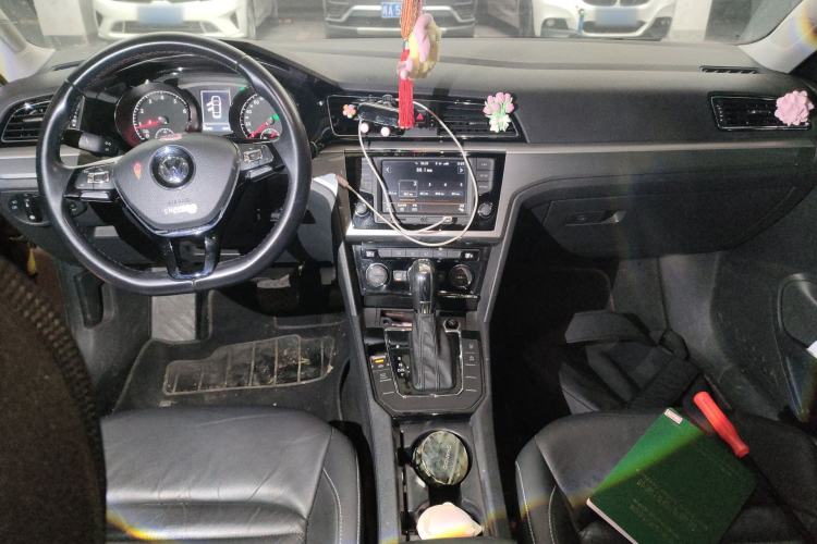 Used Volkswagen Lamando 2017 280TSI DSG Comfort Edition Center Console