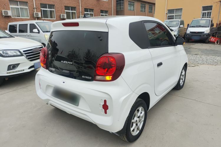 Used Roewe Clever 2021 302 km New Four-Seater Super-Efficient Version
