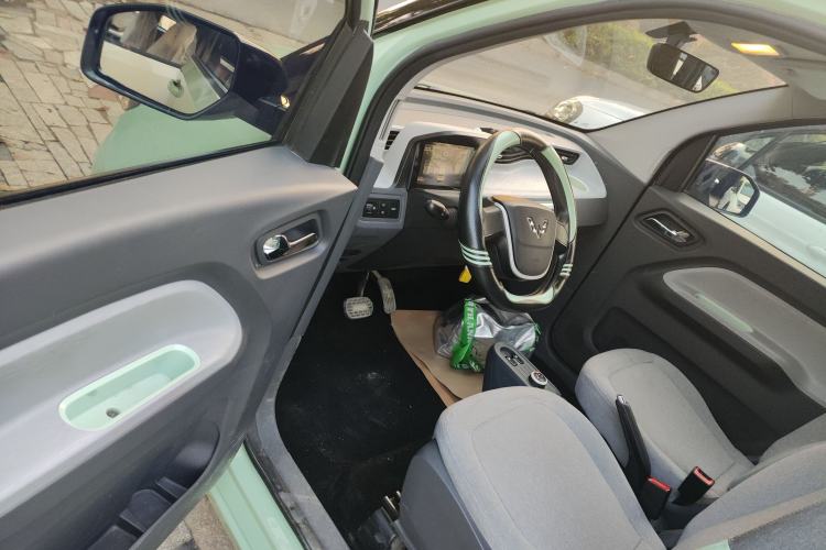 Used Wuling Hongguang MINIEV 2021 Macaron Fashion Model Lithium Iron Phosphate Driver Seat