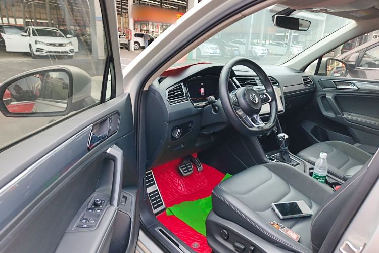 Used Volkswagen Tiguan L 2021 330TSI Automatic Two-Wheel Drive R-Line Enhanced Edition
