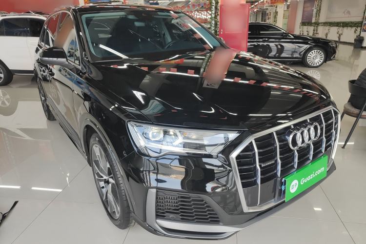 Used Audi Q7 2022 55 TFSI quattro S line Sport model
