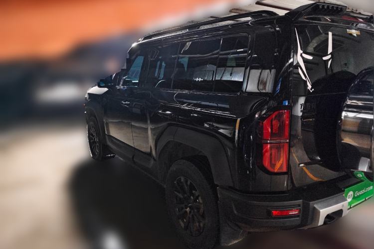 Used Formula Leopard 5 2023 Navigator Edition
