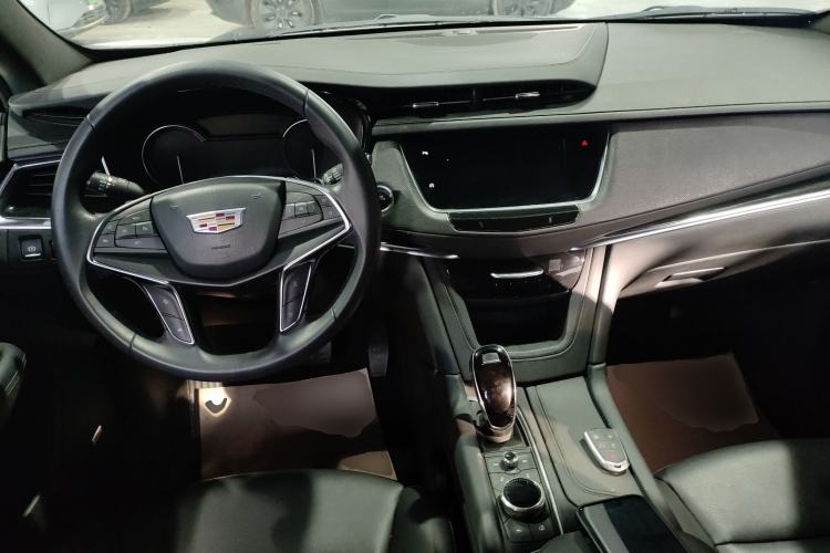 Used Cadillac XT5 2022 2.0T Two-Wheel Drive Luxury Version
