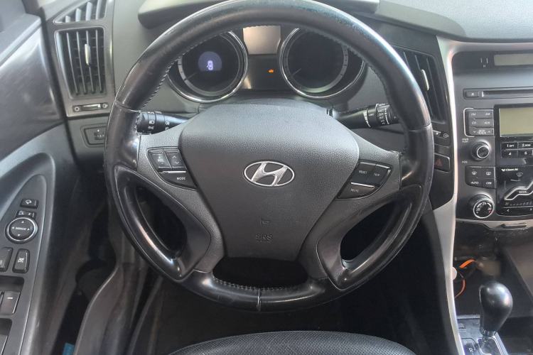 Used Hyundai Sonata 2013 2.4L Automatic Leading Edition China IV Standard Steering Wheel