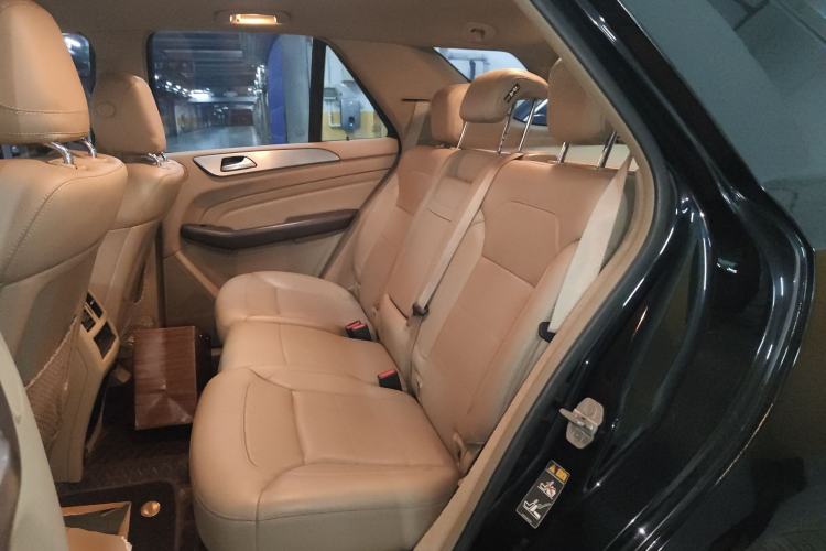 Used Mercedes-Benz M-Class 2014 ML 320 4MATIC Left Rear Seat