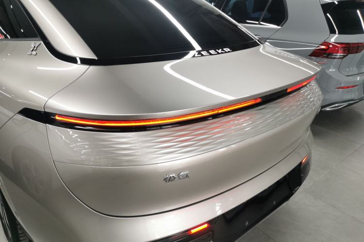 Used Zeekr 007 2024 Rear-Drive Enhanced Version 75 kWh
