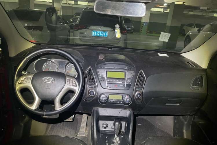 Used Hyundai ix35 2013 2.0L Automatic Two-Wheel Drive Smart GLS China IV Standard
