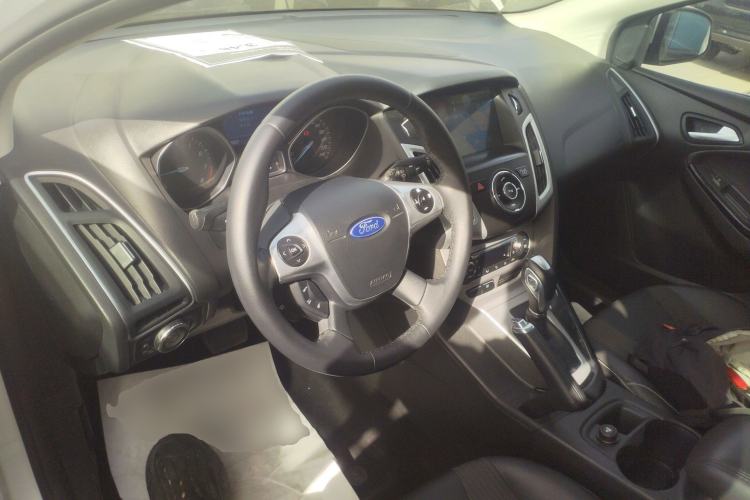 Used Ford Focus 2012 Hatchback 2.0L Automatic Luxury Sport Model
