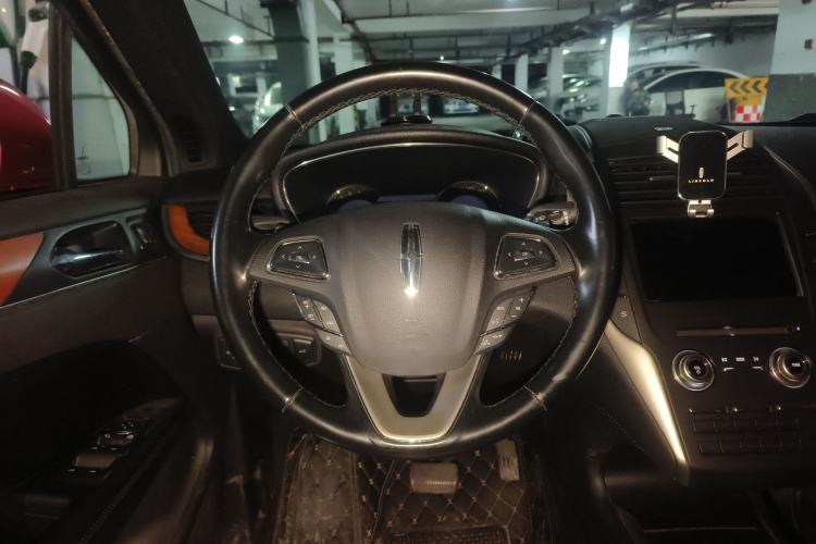 Used Lincoln MKC 2014 2.0T Two-Wheel-Drive Luxury Edition
