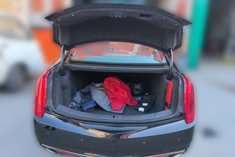 Used Cadillac XTS 2013 28T Leading Model Trunk