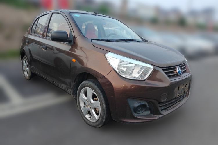 Used Venucia R30 2014 1.2L Manual Luxury Edition Front Right 45 Deg