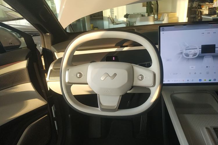 Used ONVO L60 2024 60 kWh Rear-Drive Version
