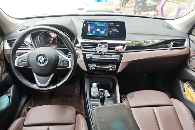 Used BMW X1 2020 sDrive25Li Leading Model Center Console