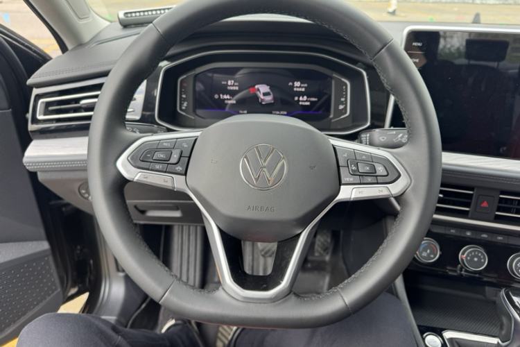 Used Volkswagen Sagitar 2024 300TSI DSG Excellence Edition Steering Wheel