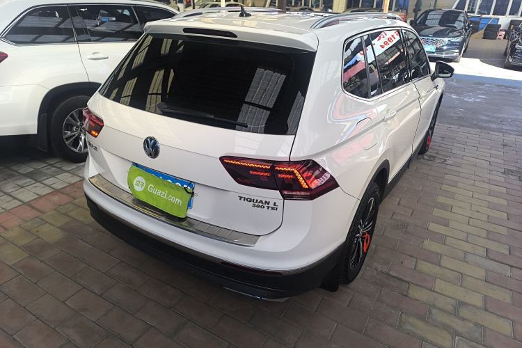 Used Volkswagen Tiguan L 2018 380TSI Automatic All-Wheel Drive Luxury Edition Rear Right 45 Deg