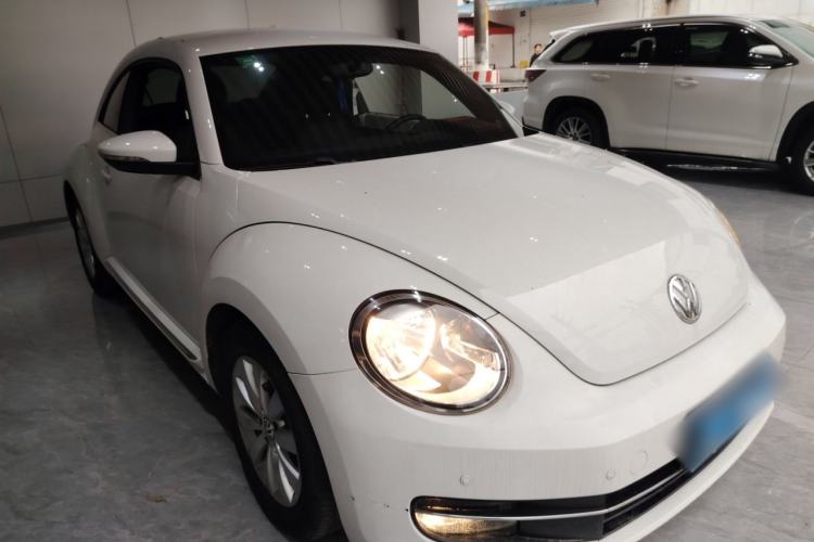 Used Volkswagen Beetle 2014 1.4TSI Fashion Edition Front Right 45 Deg
