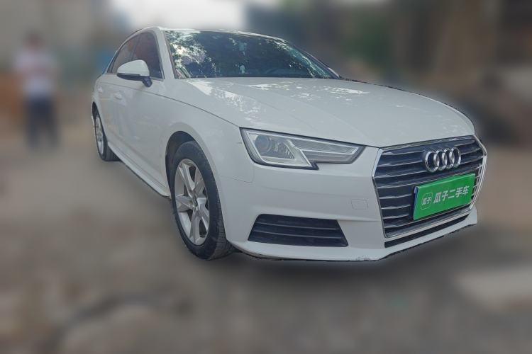 Used Audi A4L 2017 40 TFSI Ambition Edition

