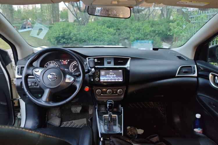 Used Nissan Sylphy 2018 1.6XV CVT Deluxe Edition Center Console