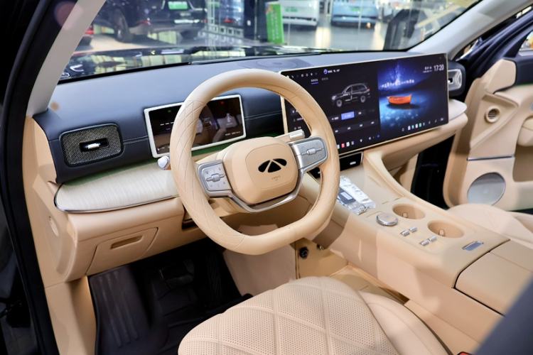 Used Chery T11 2026 Model 220 Rear-Drive Boya Giant-Screen Luxury Edition Interior 2