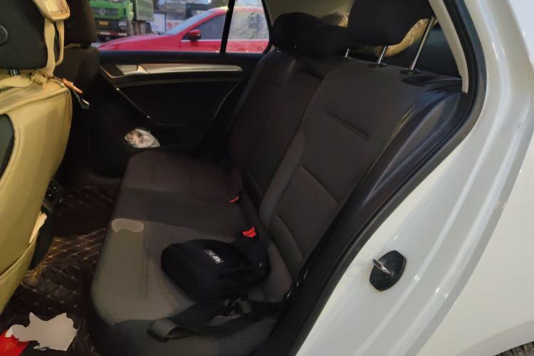 Used Volkswagen Golf 2017 1.6L Automatic Comfort Million-Vehicle Anniversary Edition
