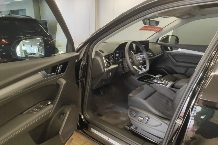 Used Audi Q5L 2025 quattro 45th Anniversary Edition 40 TFSI Sporty and Dynamic Model