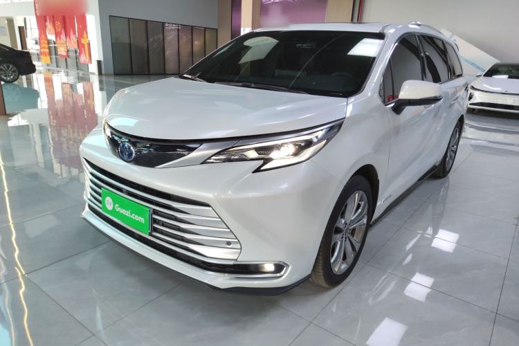 Used Toyota SIENNA 2023 2.5L Hybrid Deluxe Edition