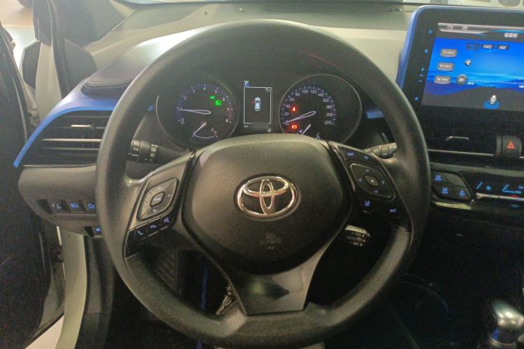 Used Toyota C-HR 2018 2.0L Leading with Sunroof China VI Standard
