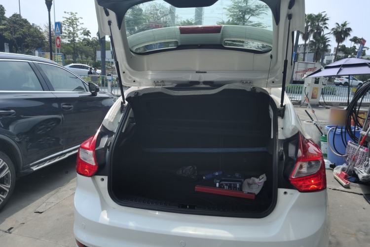 Used Ford Focus 2012 Hatchback 2.0L Automatic Luxury Sport Model
