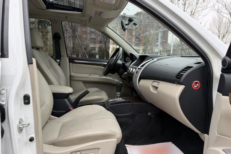 Used Mitsubishi Pajero Sport 2013 3.0L Automatic Two-Wheel Drive Luxury Edition
