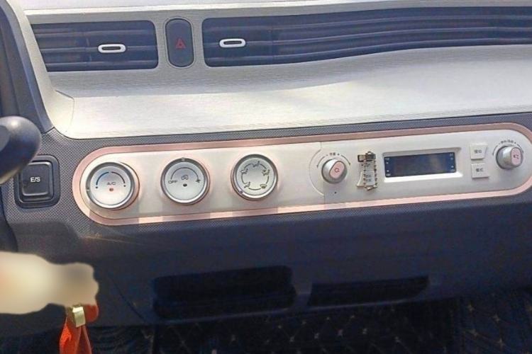 Used Wuling Hongguang MINIEV 2022 Macaron Premium Model – Lithium Ternary Battery Interior 3