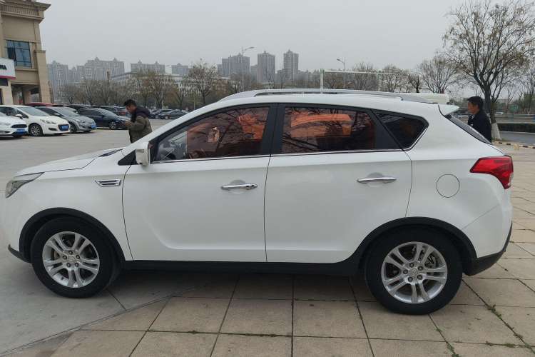 Used Huatai Santa Fe 2017 1.5T Gasoline Automatic Two-Wheel Drive Smart Enjoyment i3 Model
