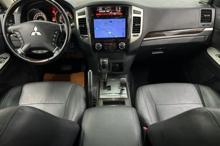 Used Mitsubishi Pajero 2018 V87 3.8L 3-Door GLS U.S.-Spec Model
