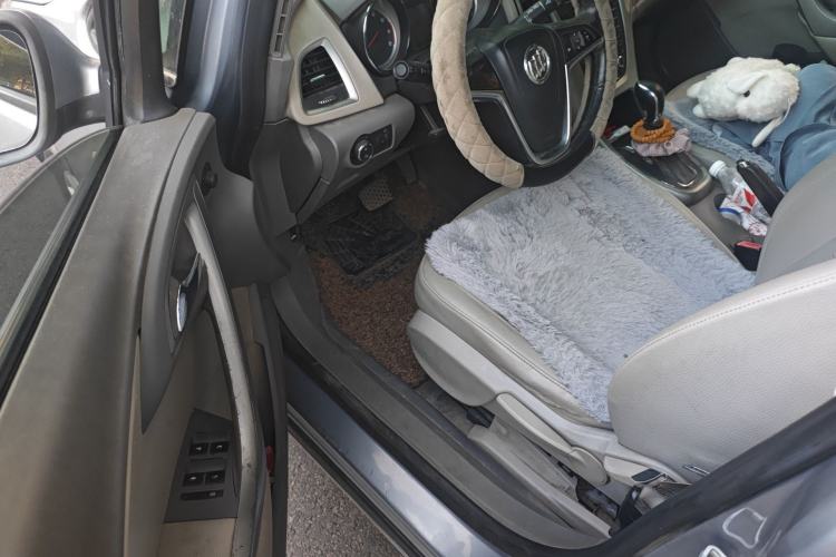 Used Buick GT 2010 XT 1.6L Automatic Fashion Edition Driver Seat