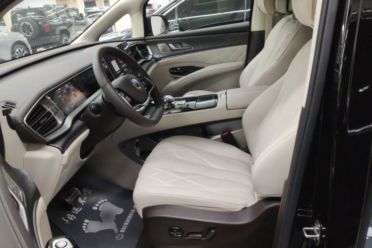 Used Denza D9 2025 DM-i Smart Drive 1020 Four-Wheel Drive Premium Model