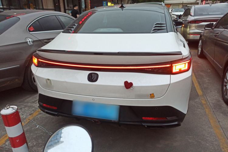 Used CHANGAN Eado 2025 Blue Whale 1.5T 500Bar Prestige Model
