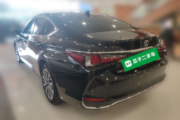 Used Lexus ES 2023 200 Excellence Edition Rear Left 45 Deg
