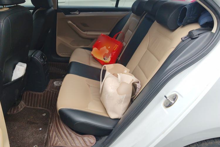 Used Volkswagen Sagitar 2015 1.6L Manual Comfort Model