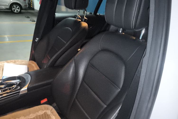 Used Mercedes-Benz GLC 2018 GLC 260 4MATIC Luxury Model
