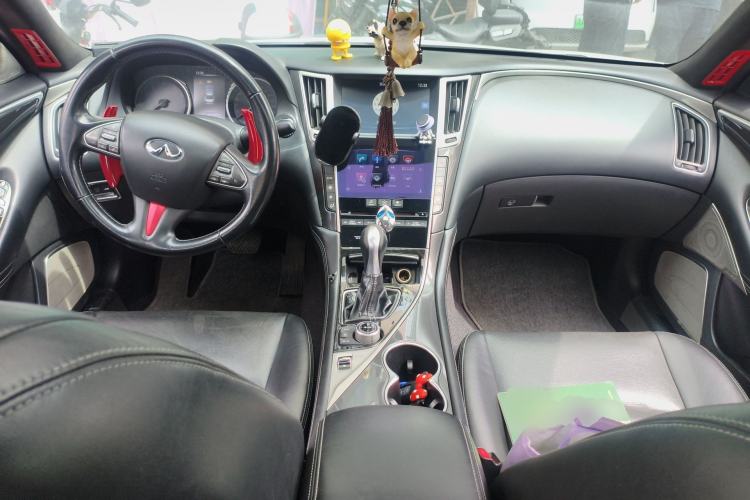 Used Infiniti Q50 2014 2.0T Comfort Edition Center Console