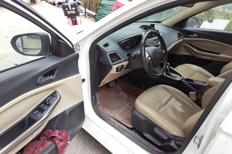 Used Ford Escort 2015 1.5L Automatic Fashion Model Driver Seat