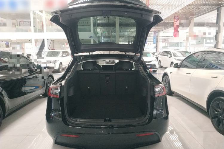 Used Tesla Model Y 2023 Rear-Wheel-Drive Version
