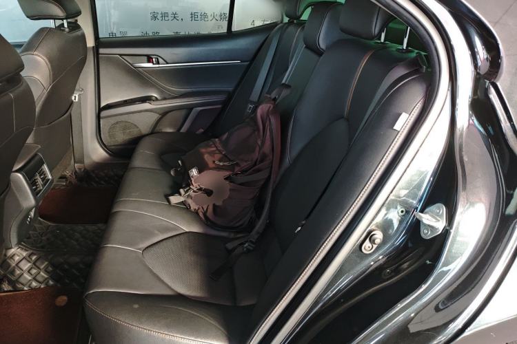 Used Toyota Camry 2021 2.0G Luxury Edition
